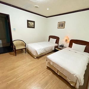 Budget Twin Room No Window